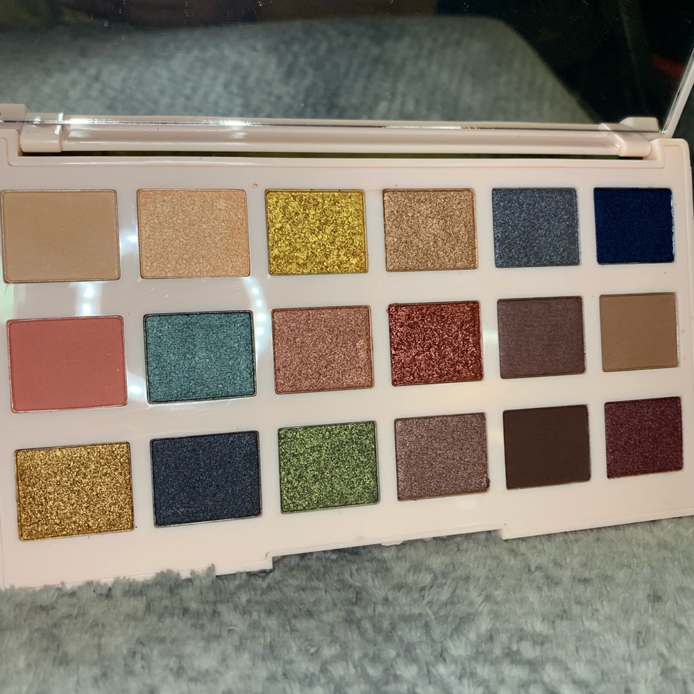 CIATE the Editor eyeshadow palette NIB